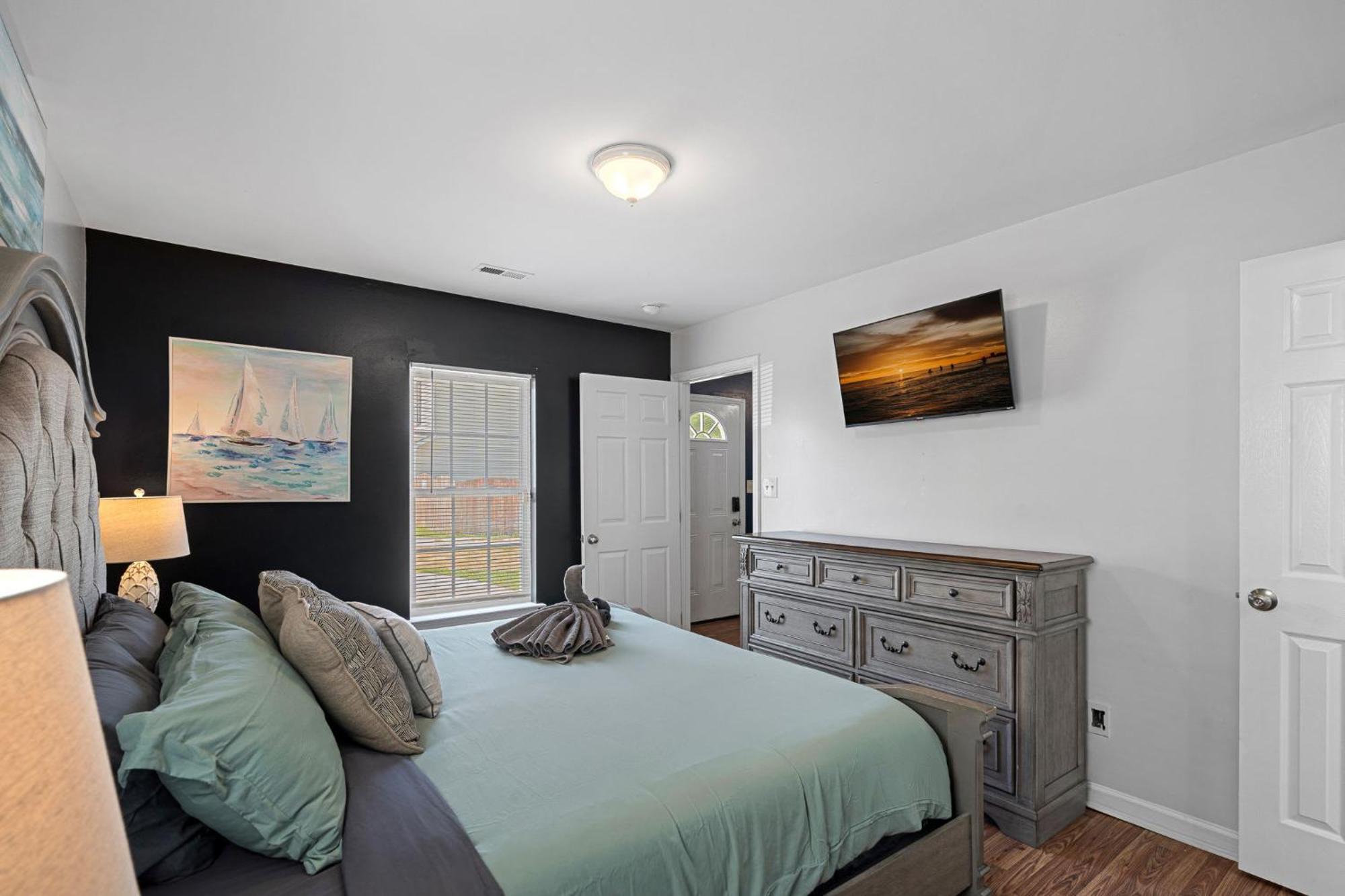 Holiday home Cozy 4br Near Uptown -king Bed- Jacuzzi *