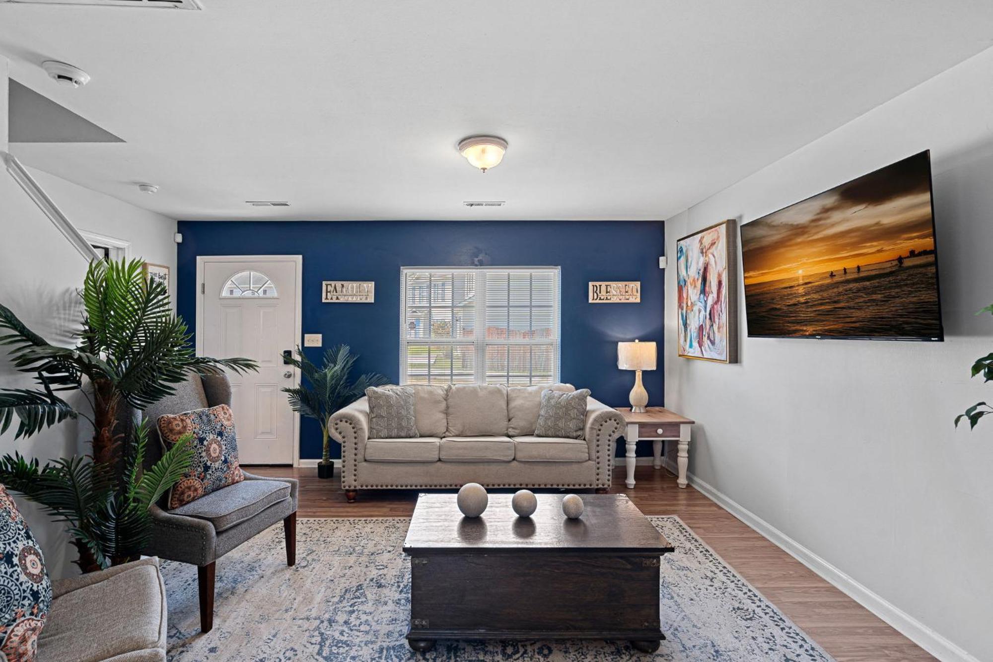 Cozy 4br Near Uptown -king Bed- Jacuzzi Holiday home *